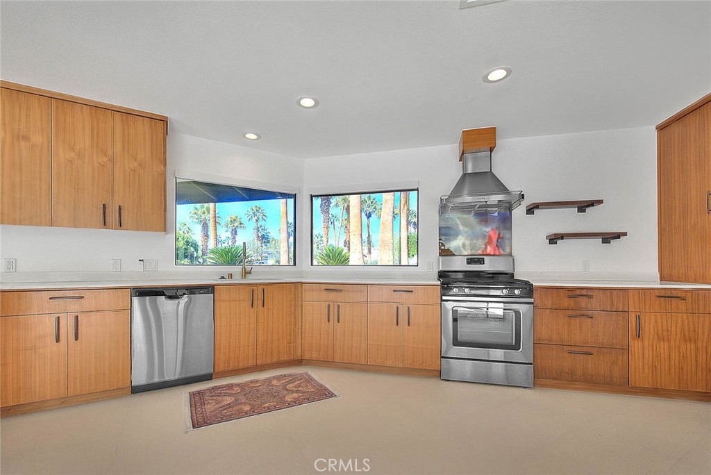 1281 Linda Vista