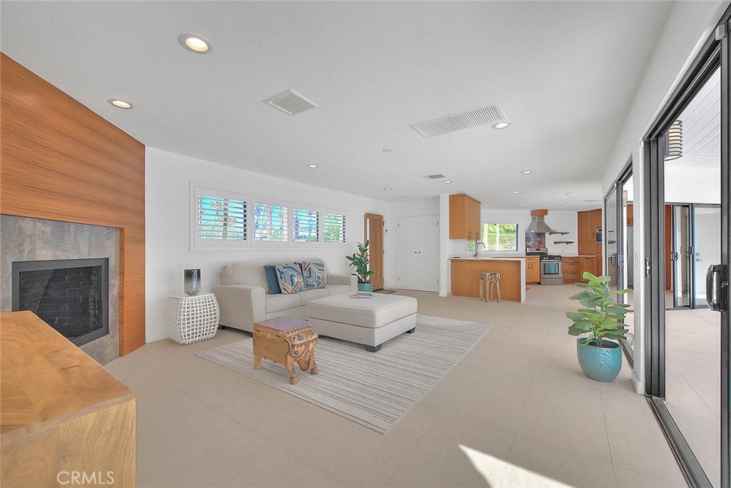 1281 Linda Vista