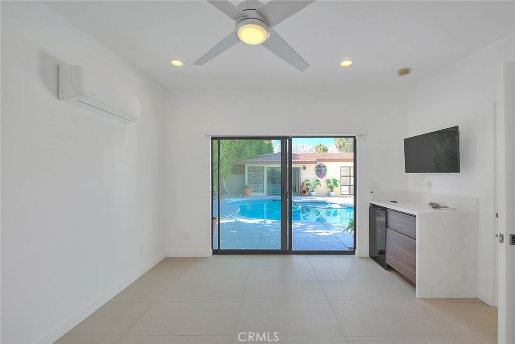 1281 Linda Vista