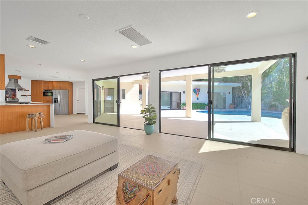 1281 Linda Vista