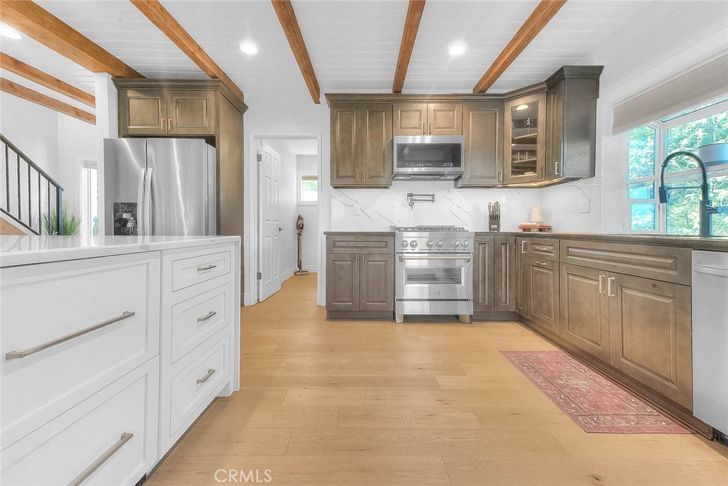 27684 St Bernard