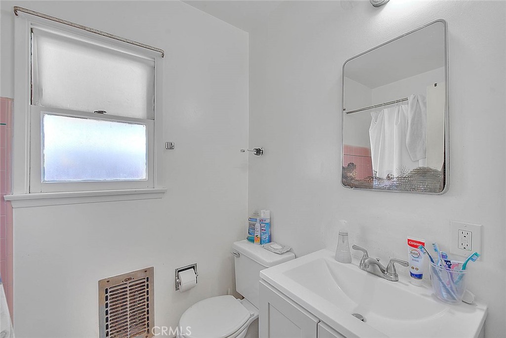 5804 Primrose