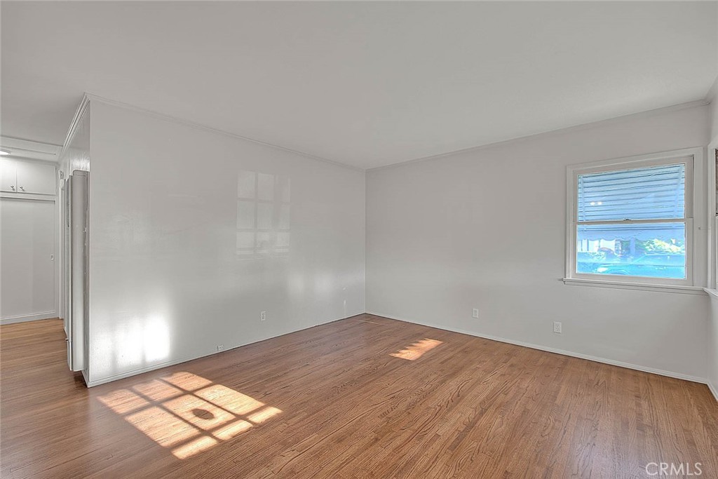 5804 Primrose