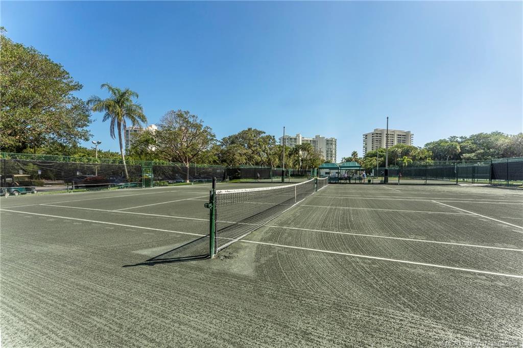 8750 S Ocean Drive PH-40