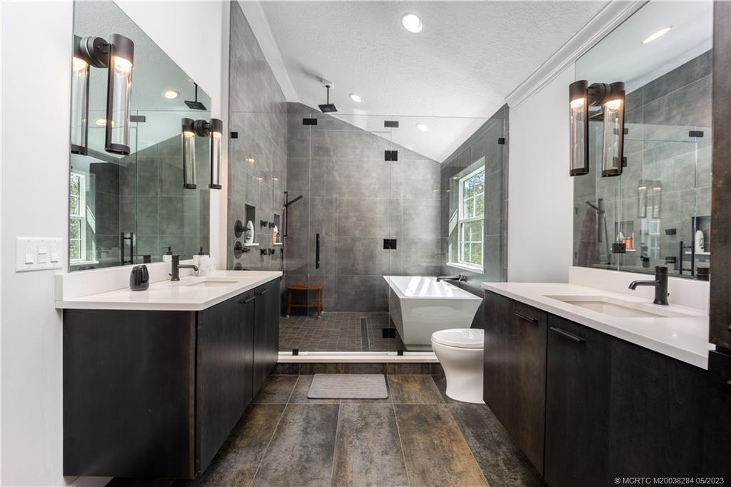 109 S Sewalls Point Road