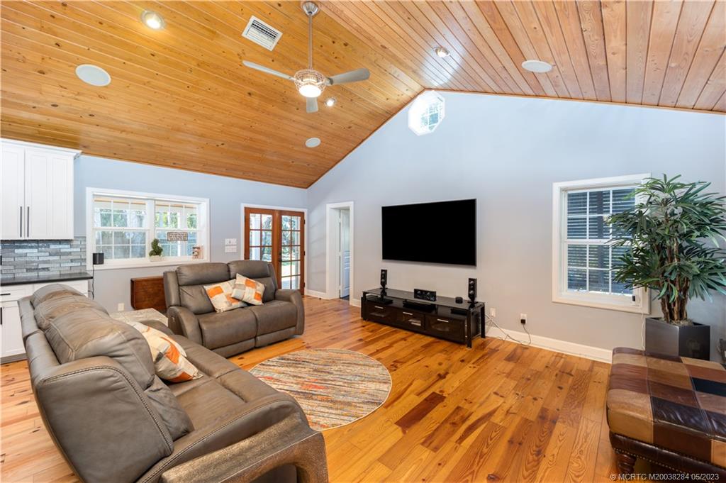 109 S Sewalls Point Road