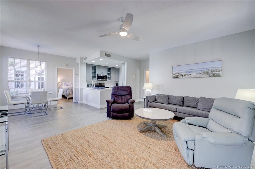 411 NE Plantation Road 513