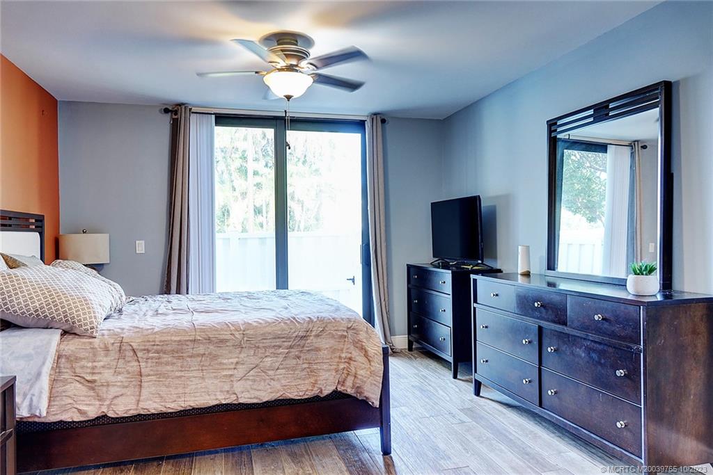 311 NE Golfview Circle
