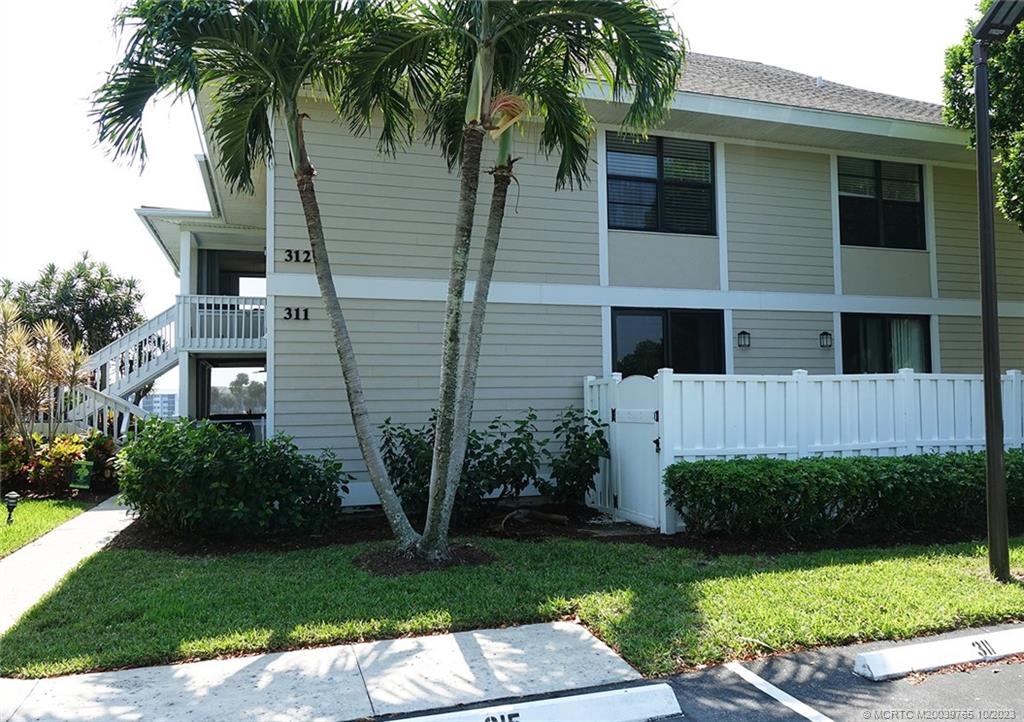 311 NE Golfview Circle