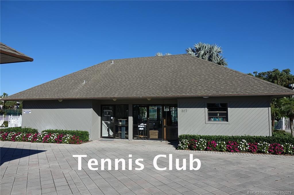 311 NE Golfview Circle