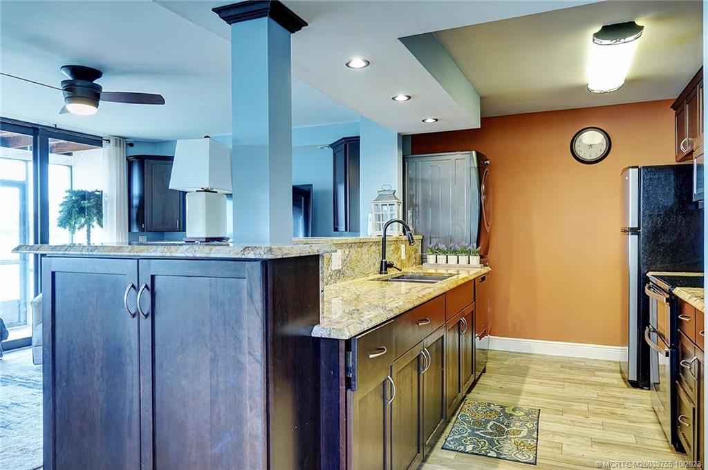 311 NE Golfview Circle