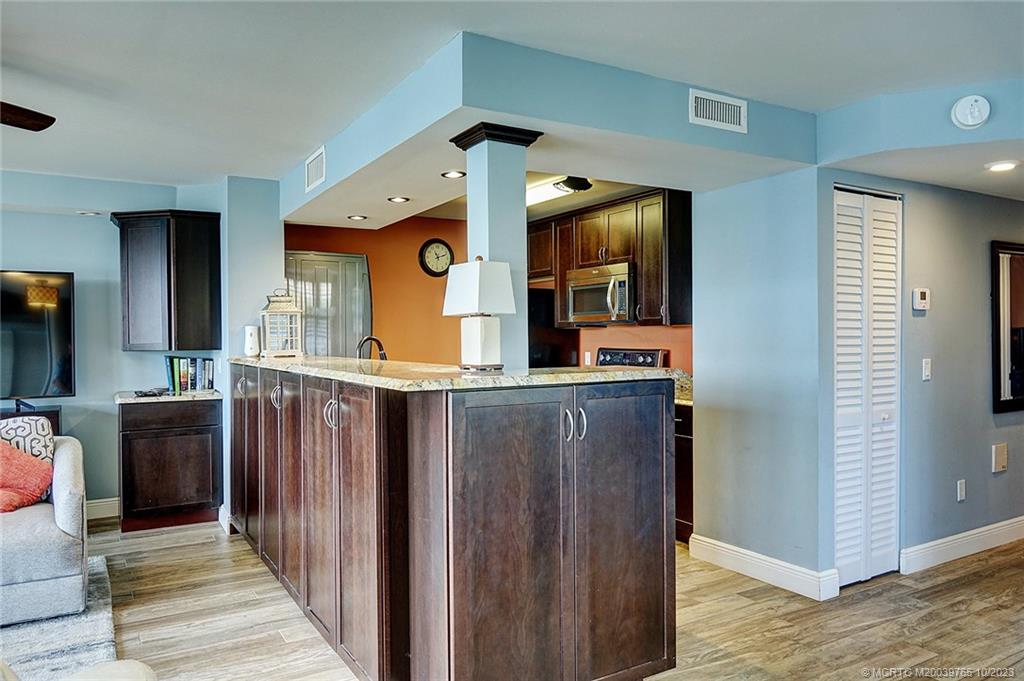 311 NE Golfview Circle