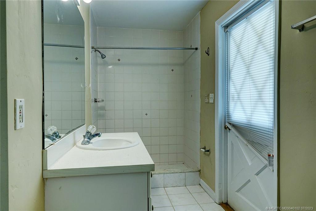 700 SW Tanglewood Trail