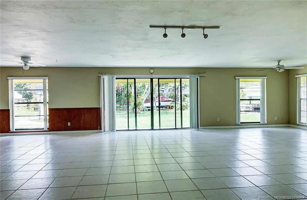 700 SW Tanglewood Trail