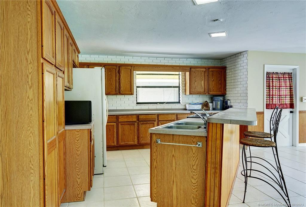 700 SW Tanglewood Trail