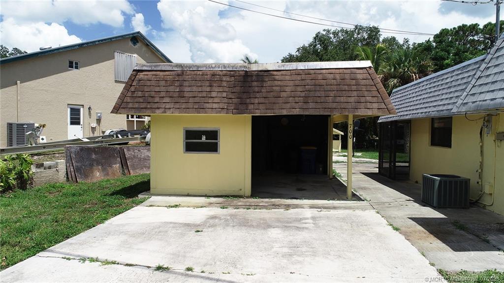 700 SW Tanglewood Trail
