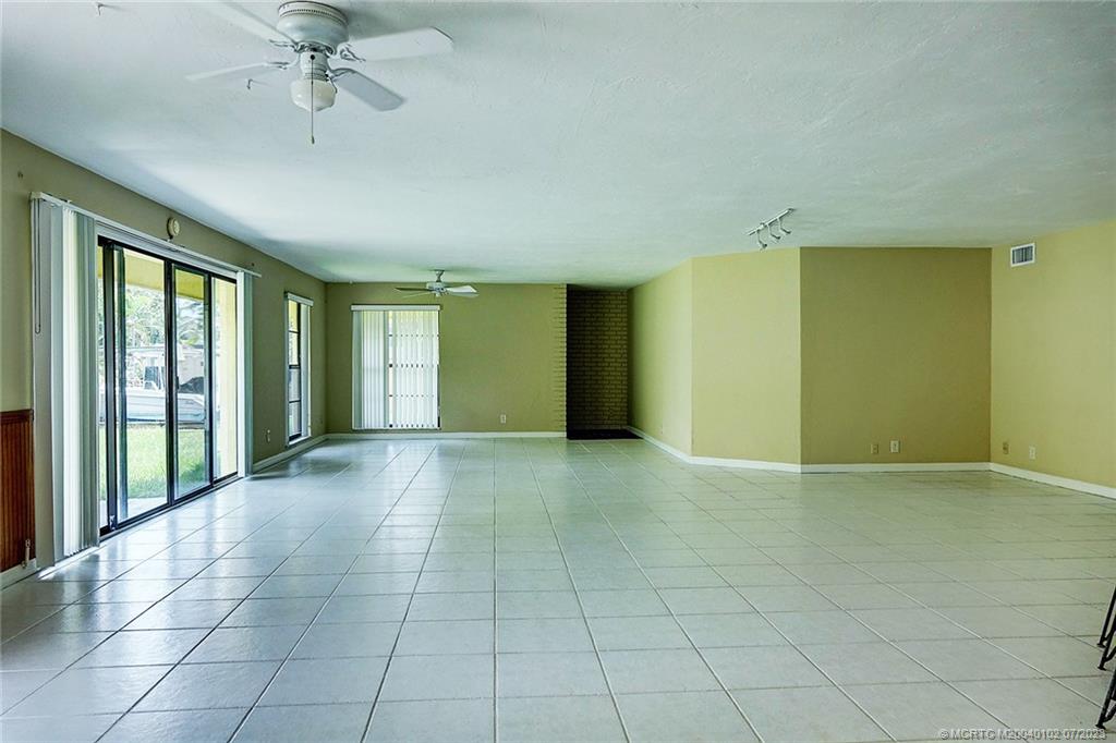 700 SW Tanglewood Trail