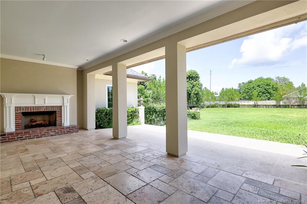 4865 SE Manatee Cove Road