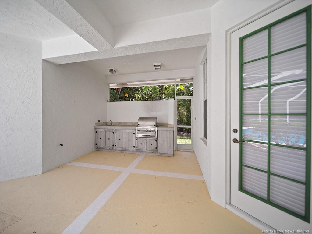 2855 NE Sewalls Landing Way