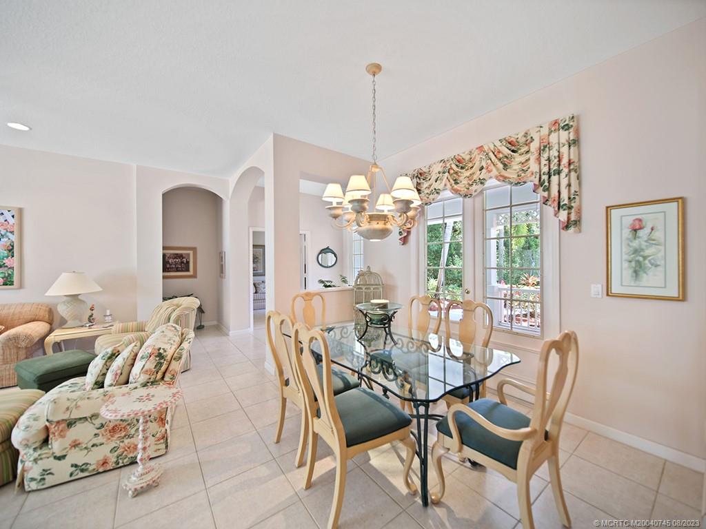 2855 NE Sewalls Landing Way