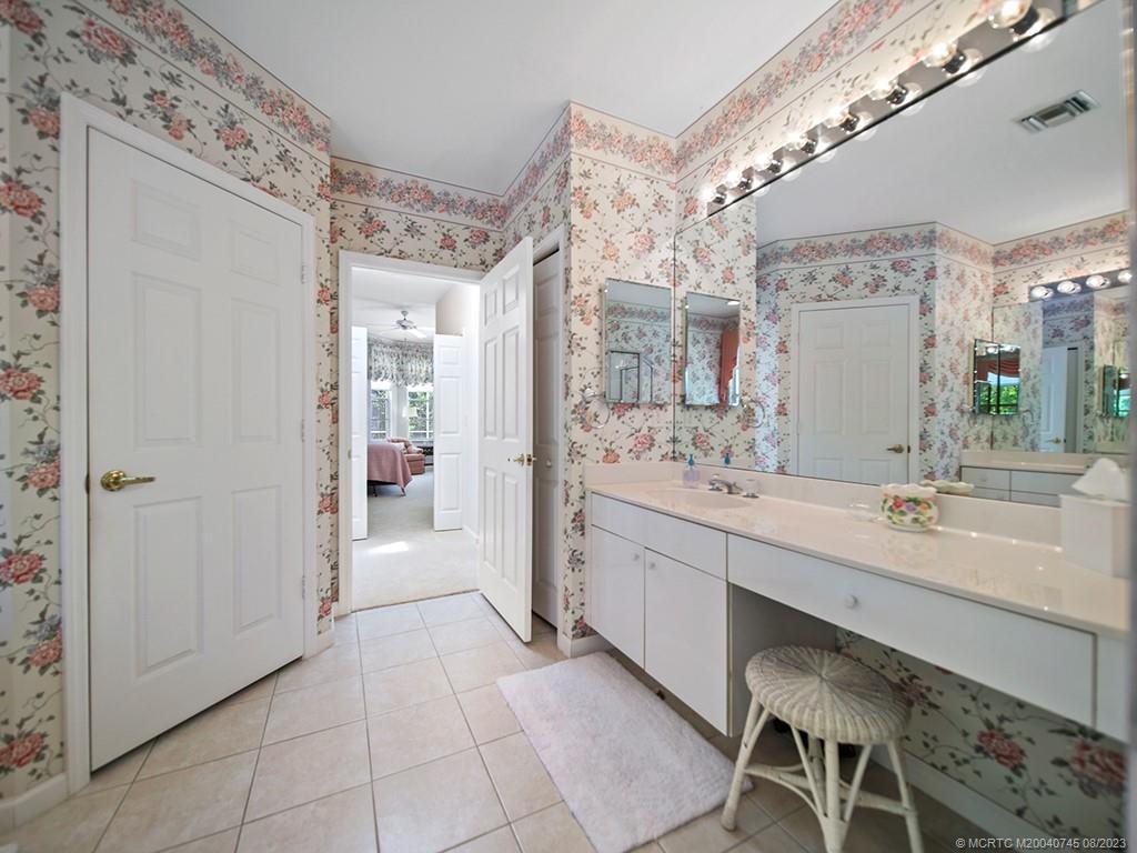 2855 NE Sewalls Landing Way