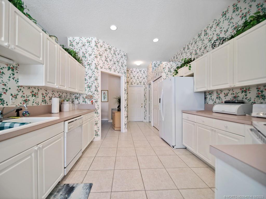 2855 NE Sewalls Landing Way