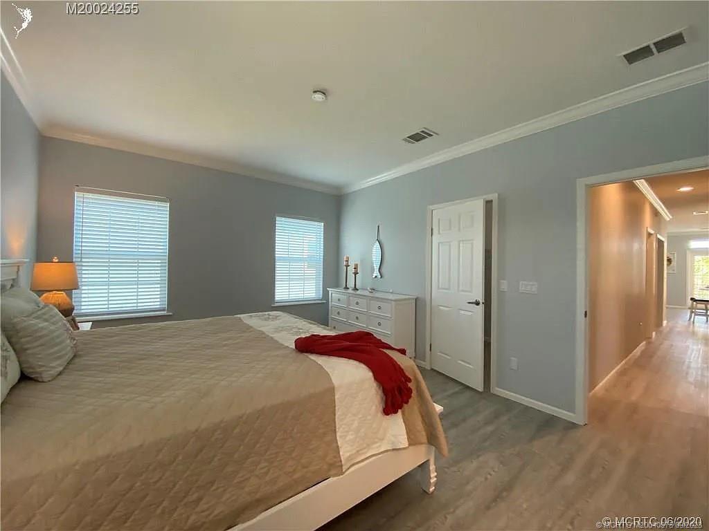 250 NE Ebbtide Way