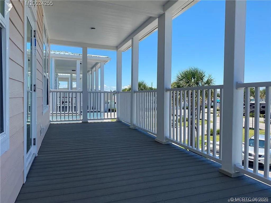 250 NE Ebbtide Way