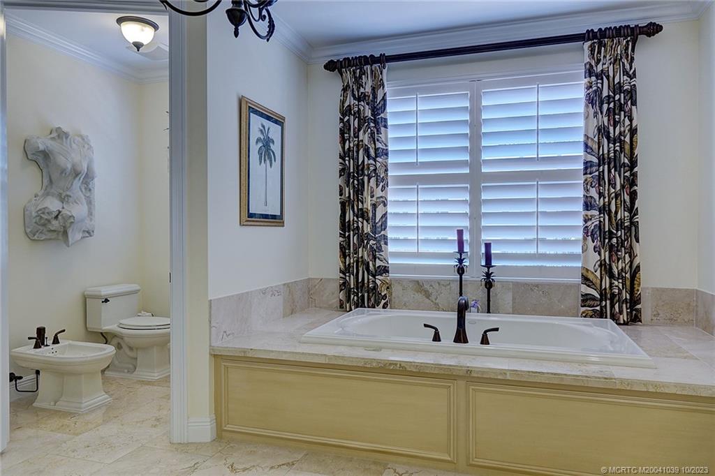 1532 NE Outrigger Landings Drive