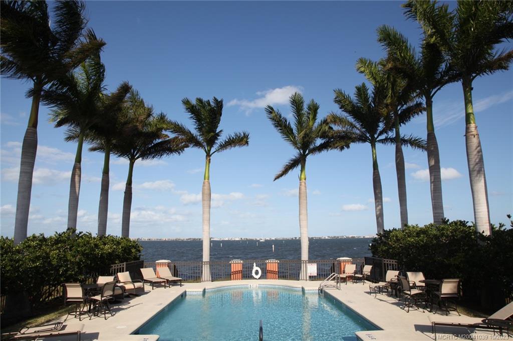 1532 NE Outrigger Landings Drive