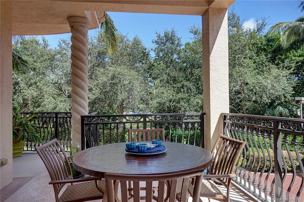 1532 NE Outrigger Landings Drive