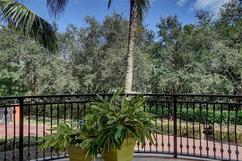 1532 NE Outrigger Landings Drive