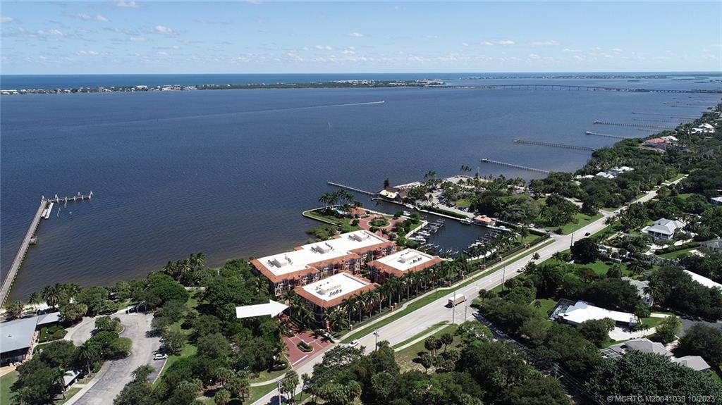 1532 NE Outrigger Landings Drive