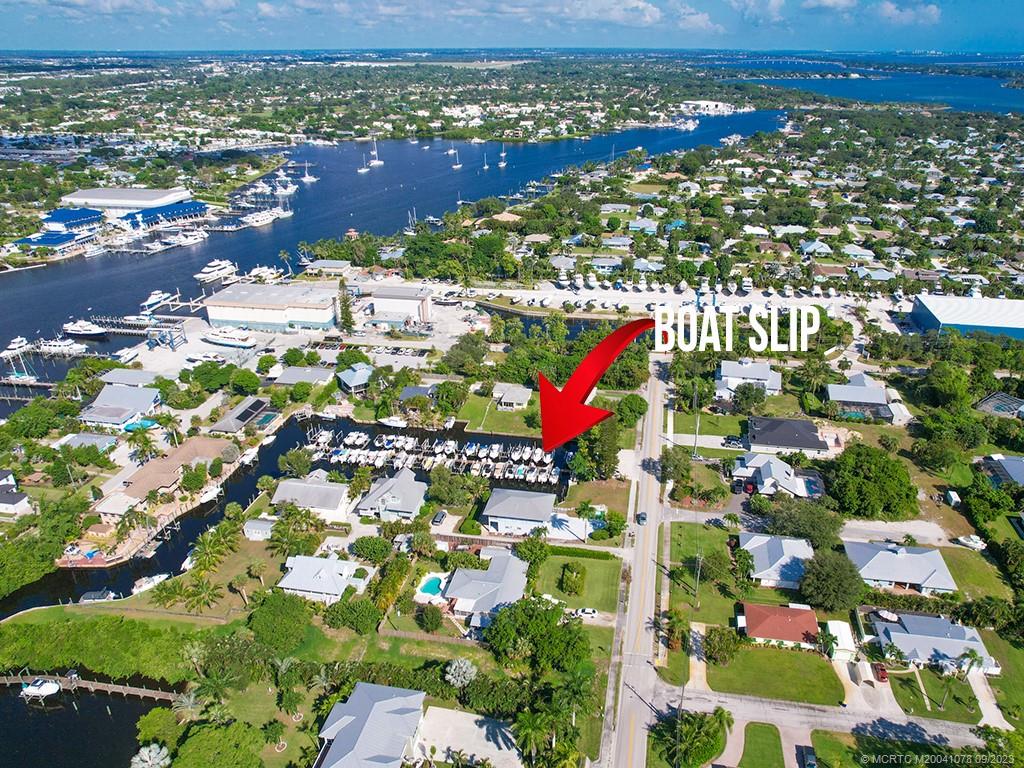 5714 SE Horseshoe Point Road