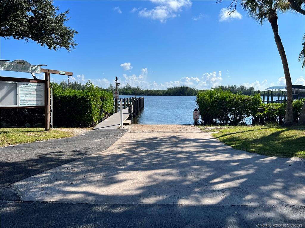 5714 SE Horseshoe Point Road