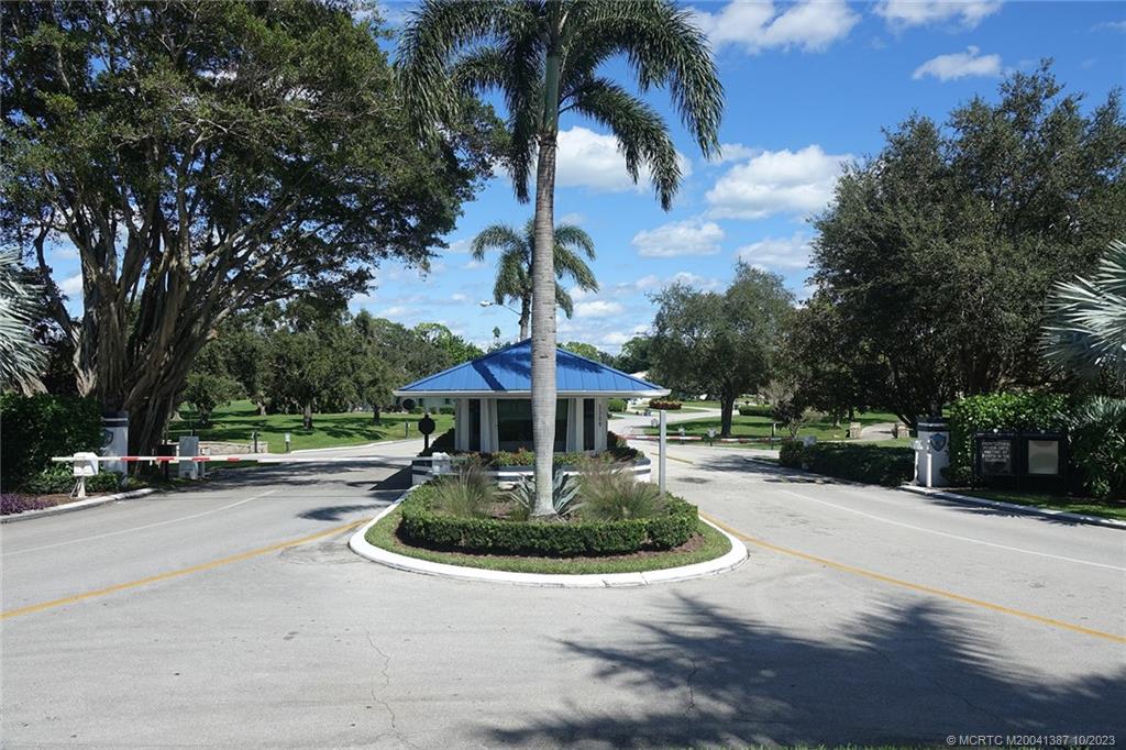 3471 SE Clubhouse Place