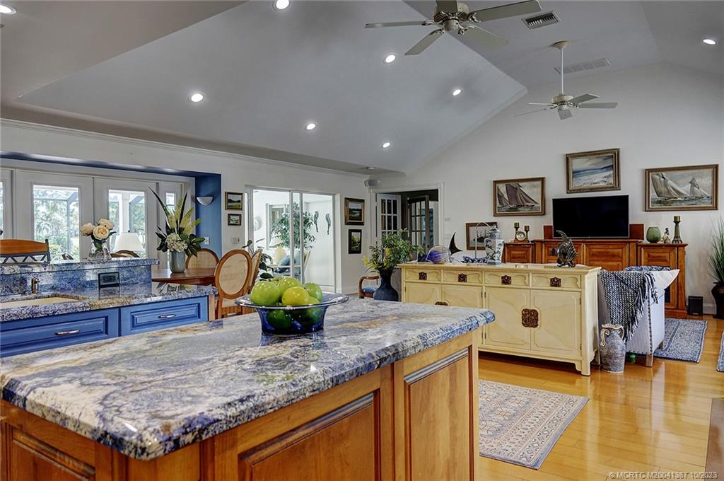 3471 SE Clubhouse Place