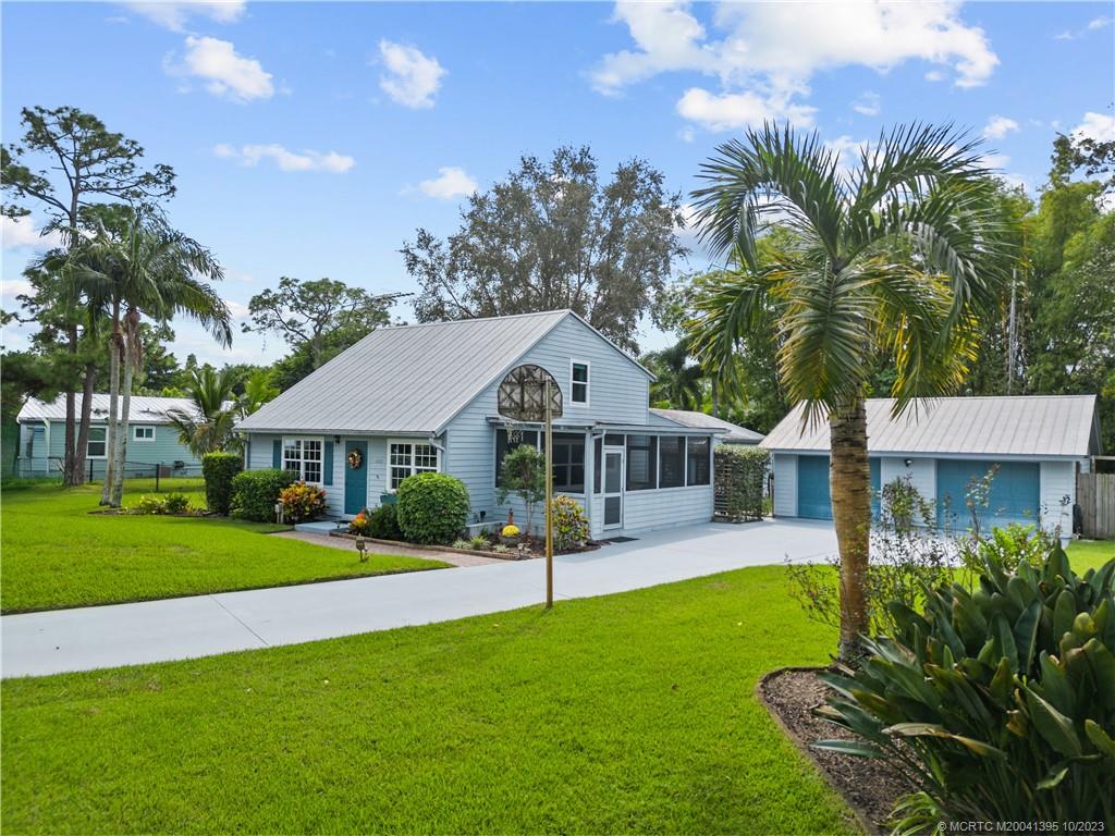 1082 SW Pine Tree Lane