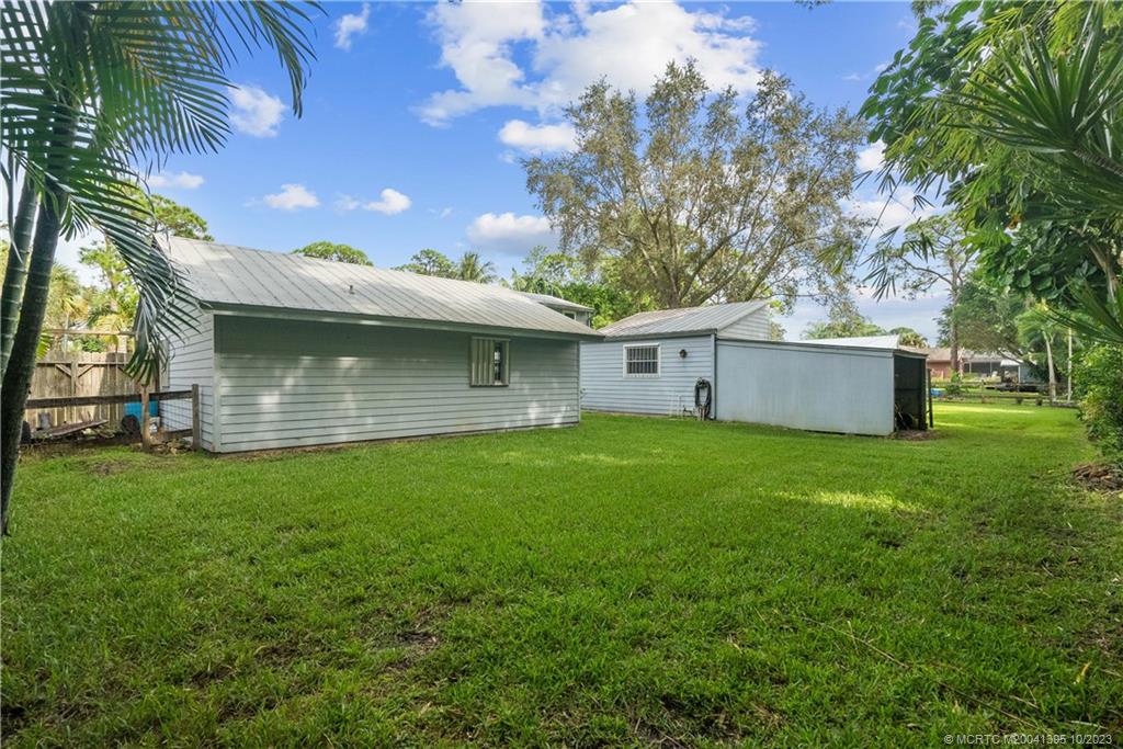 1082 SW Pine Tree Lane