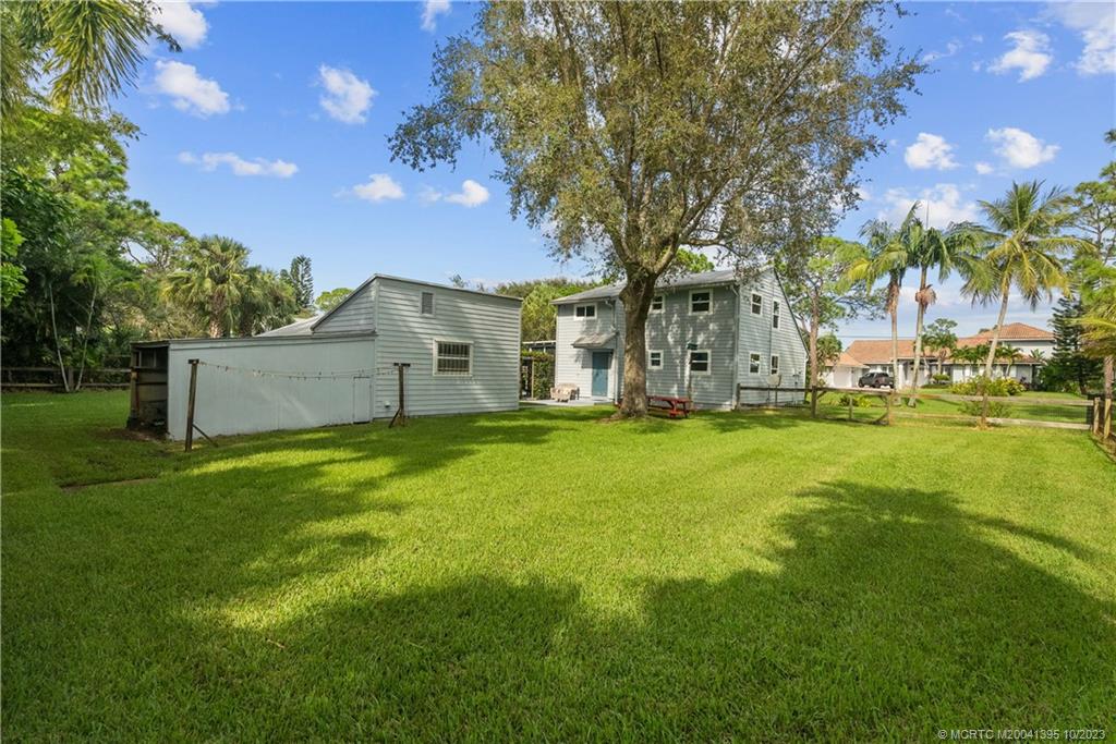 1082 SW Pine Tree Lane