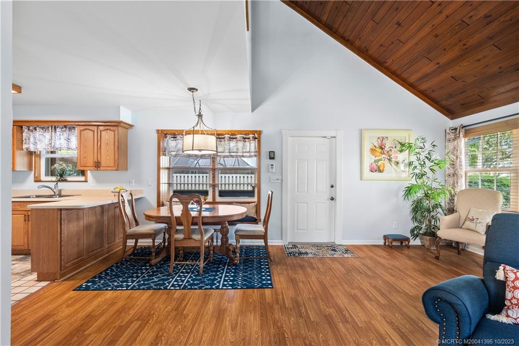 1082 SW Pine Tree Lane