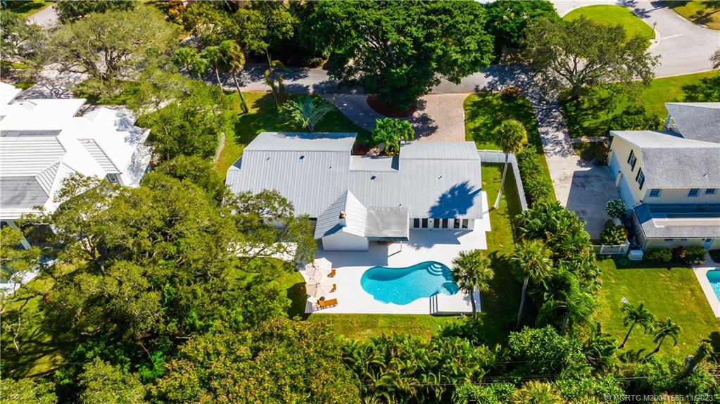 10 Ridgeland Drive