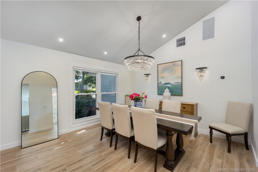 10 Ridgeland Drive