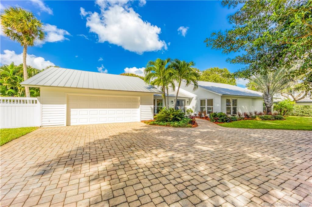 10 Ridgeland Drive