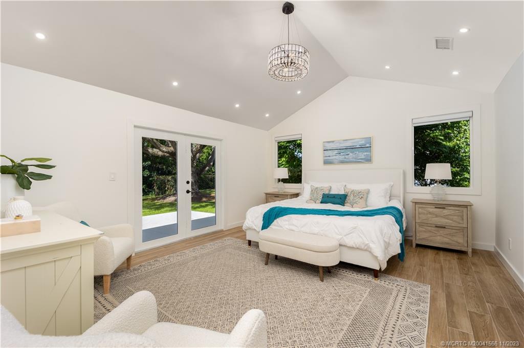 10 Ridgeland Drive