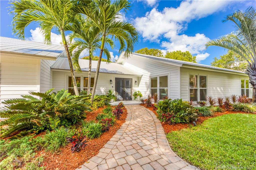 10 Ridgeland Drive