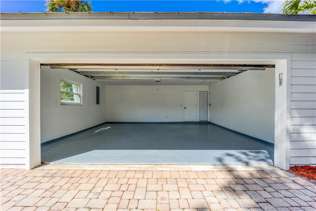 10 Ridgeland Drive