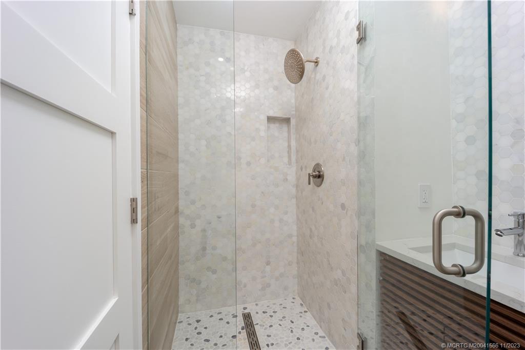 10 Ridgeland Drive