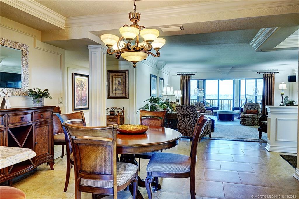 318 NE Edgewater Drive