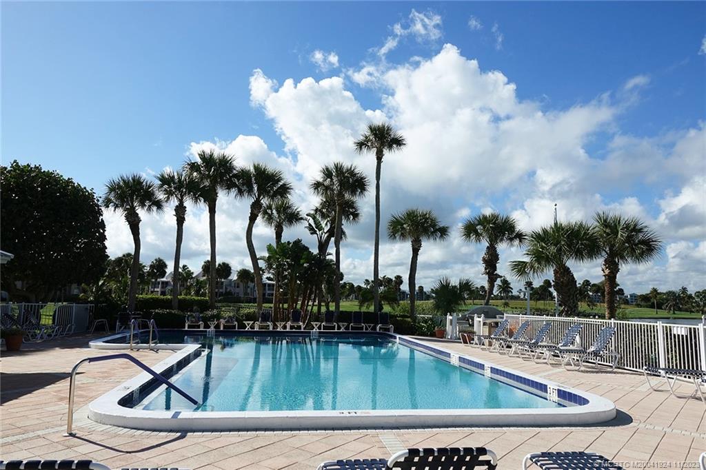 534 NE Plantation Road 4601